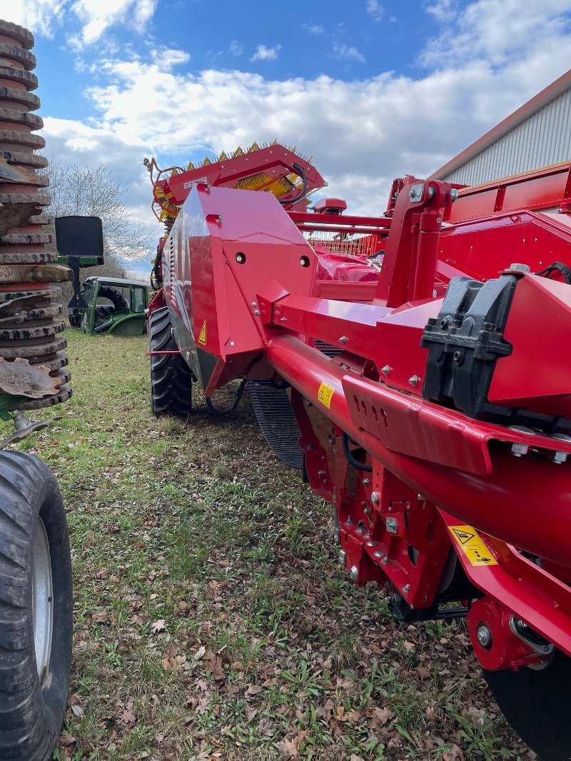 Kartoffelvollernter of the type Grimme Select 200, Neumaschine in Tüttleben (Picture 10)