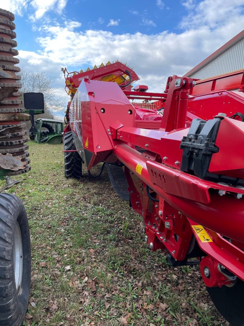 Kartoffelvollernter of the type Grimme Select 200, Neumaschine in Tüttleben (Picture 15)