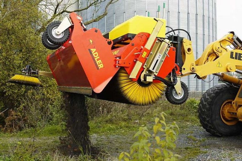 Kehrmaschine des Typs Adler Arbeitsmaschinen K 950 PROFI KEHRMASCHINE Radlader Teleskoplader, Neumaschine in Aigen-Schlägl (Bild 7)