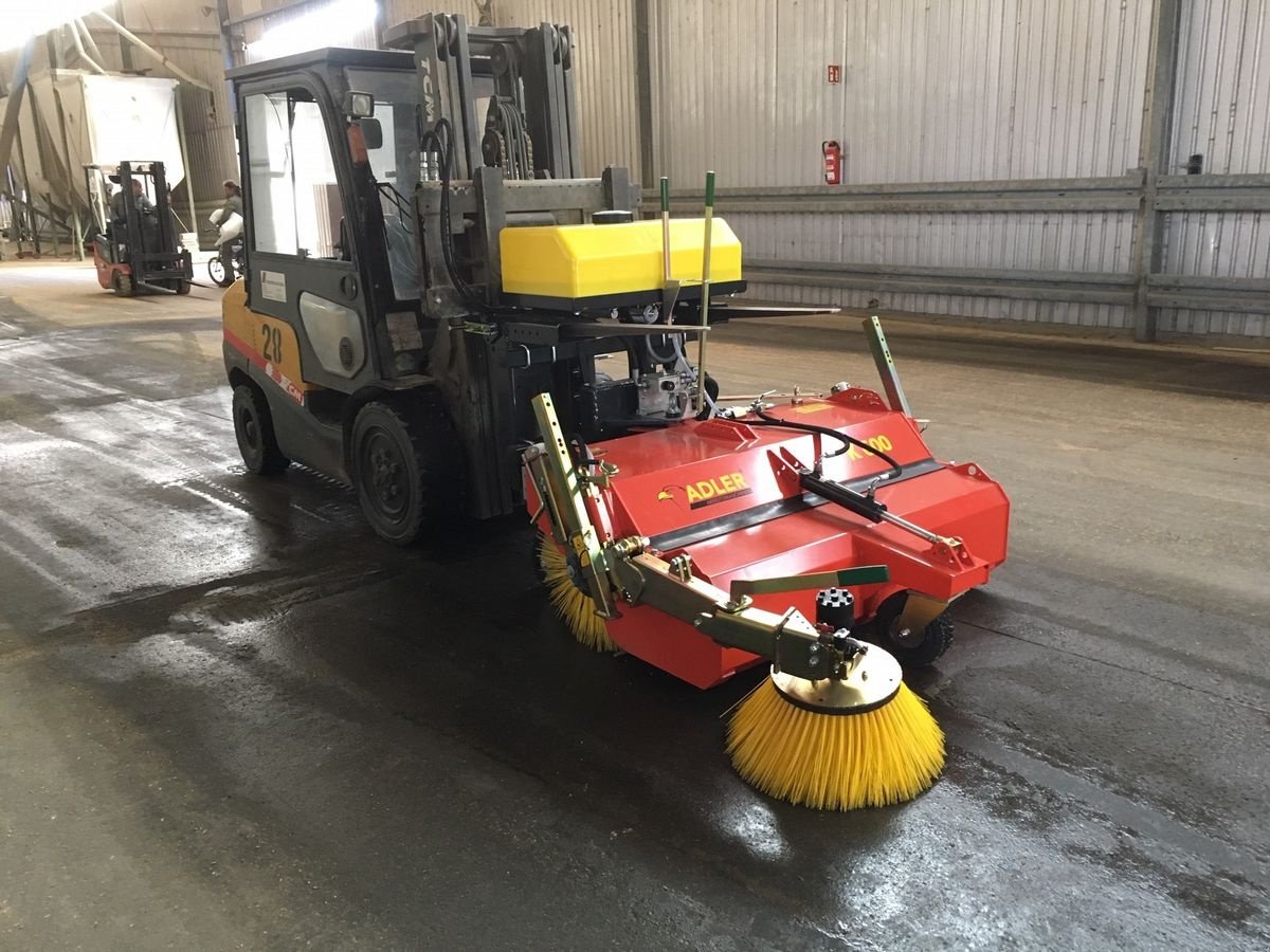 Kehrmaschine от тип Adler Arbeitsmaschinen K600 KEHRMASCHINE Hoflader Radlader Teleskoplade, Neumaschine в Aigen-Schlägl (Снимка 18)