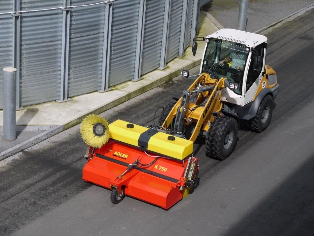 Kehrmaschine от тип Adler Arbeitsmaschinen K750 KEHRMASCHINE Radlader Teleskoplader Traktor, Neumaschine в Aigen-Schlägl (Снимка 9)