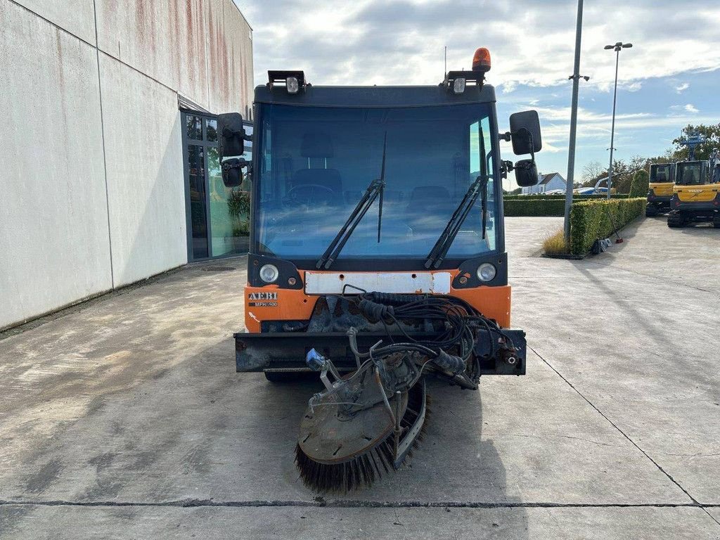 Kehrmaschine van het type Aebi MFH5500, Gebrauchtmaschine in Antwerpen (Foto 2)