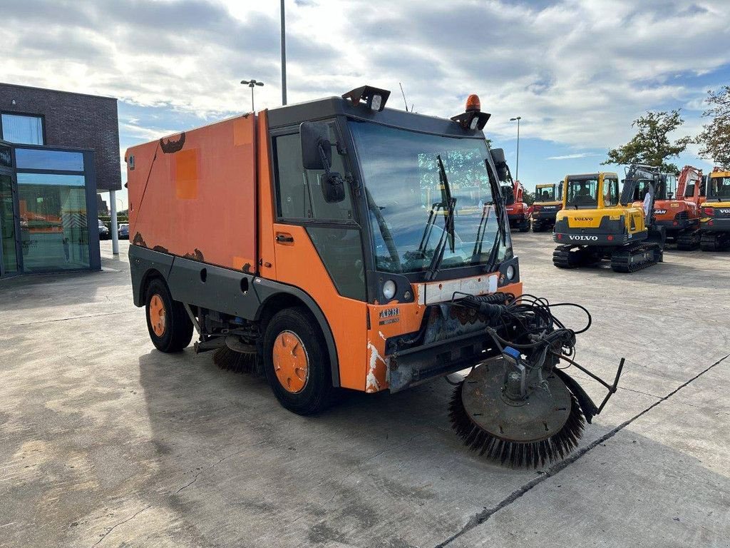 Kehrmaschine van het type Aebi MFH5500, Gebrauchtmaschine in Antwerpen (Foto 3)