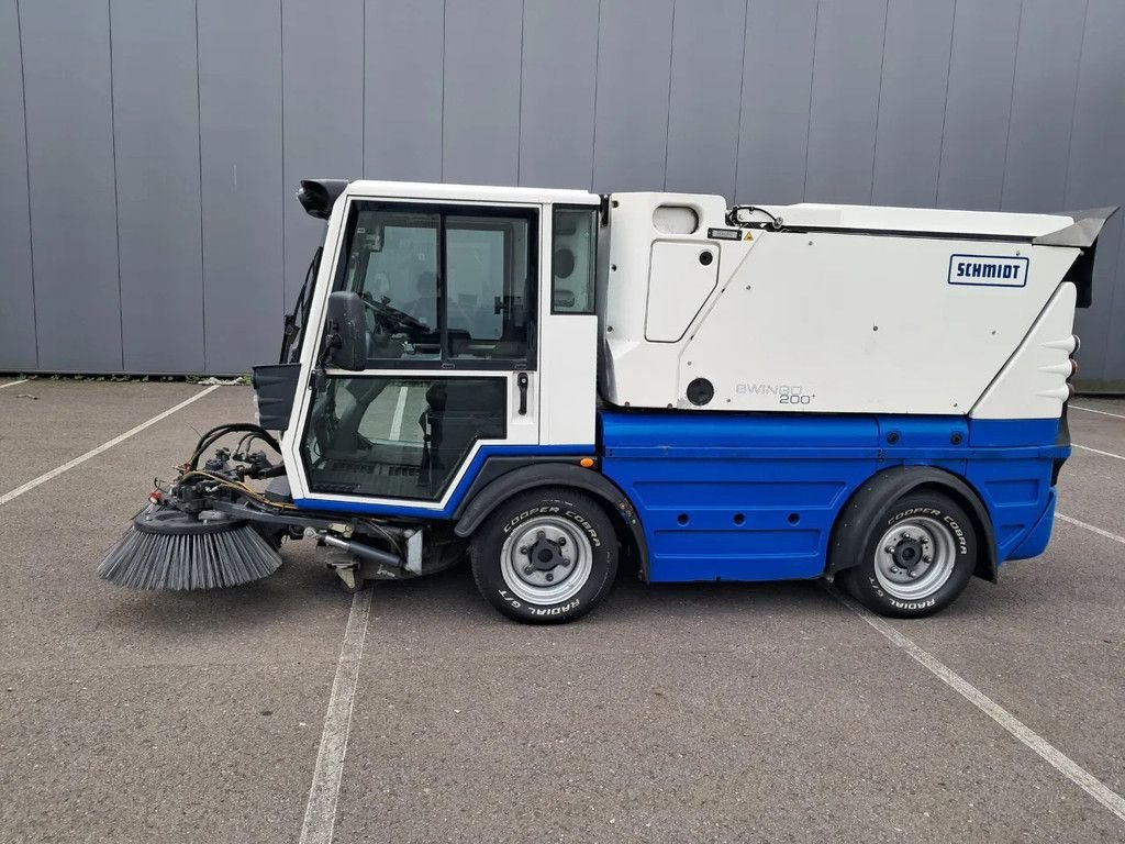 Kehrmaschine van het type Aebi Swingo 200+ Compact, 62kw automatic, Gebrauchtmaschine in Groningen (Foto 2)