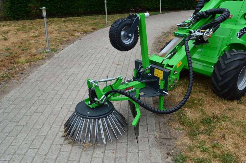 Kehrmaschine tipa Avant verstelbare onkruidborstel, Neumaschine u Erichem (Slika 1)