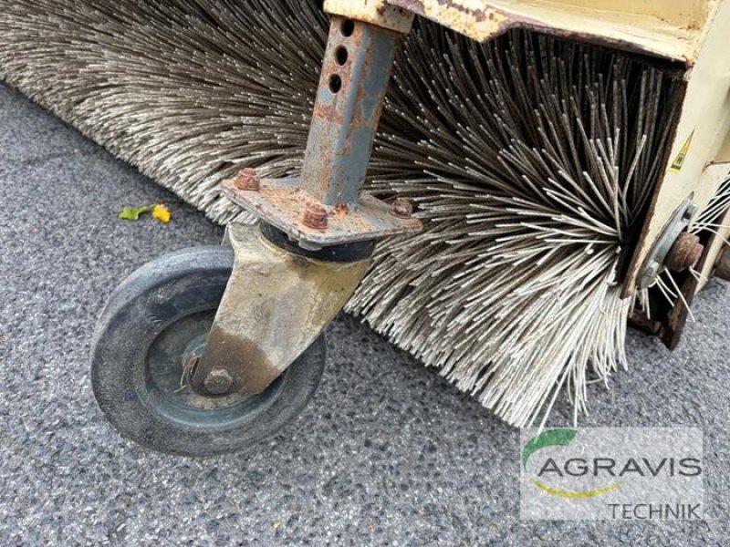 Kehrmaschine van het type Bema 2,30 M ARBEITSBREITE, Gebrauchtmaschine in Meppen (Foto 6)