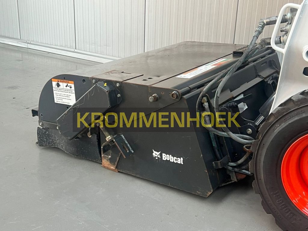 Kehrmaschine des Typs Bobcat 60 Sweeper, Gebrauchtmaschine in Apeldoorn (Bild 3)