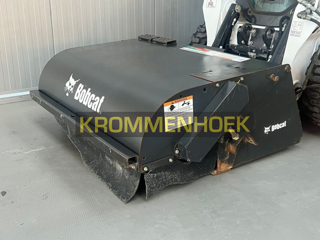 Kehrmaschine des Typs Bobcat 60 Sweeper, Gebrauchtmaschine in Apeldoorn (Bild 1)