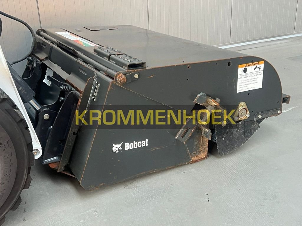 Kehrmaschine des Typs Bobcat 60 Sweeper, Gebrauchtmaschine in Apeldoorn (Bild 4)