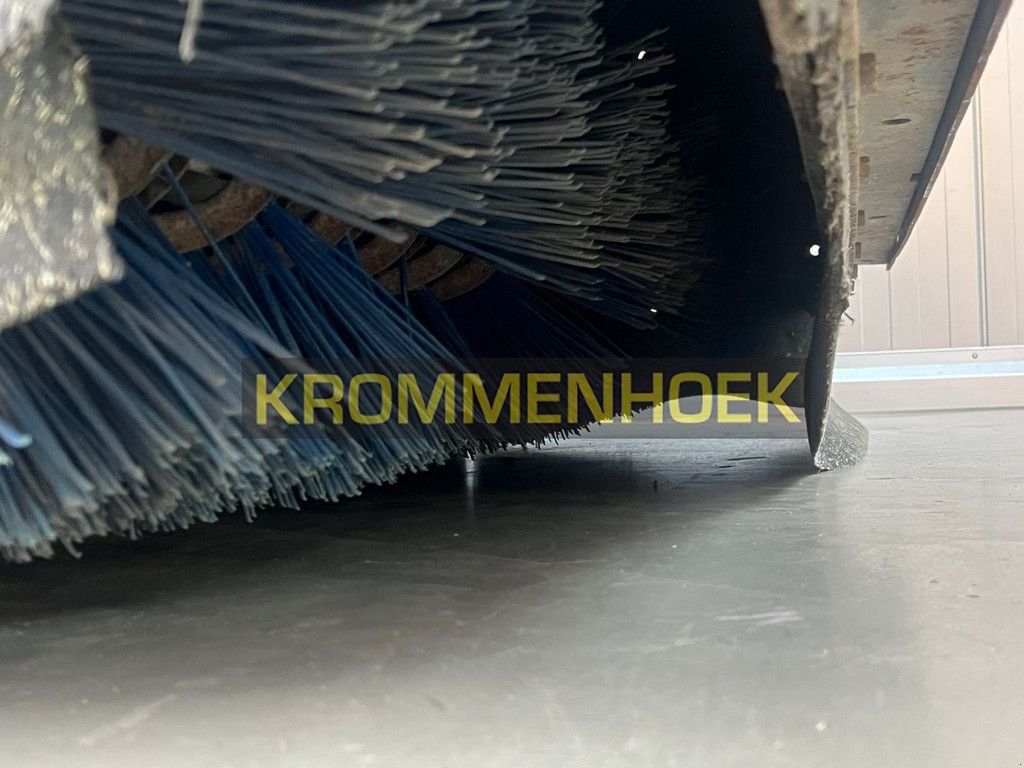 Kehrmaschine des Typs Bobcat 60 Sweeper, Gebrauchtmaschine in Apeldoorn (Bild 8)