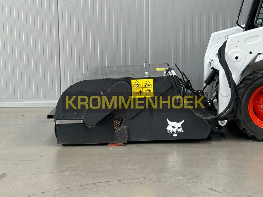 Kehrmaschine от тип Bobcat sweeper 140, Gebrauchtmaschine в Apeldoorn (Снимка 2)