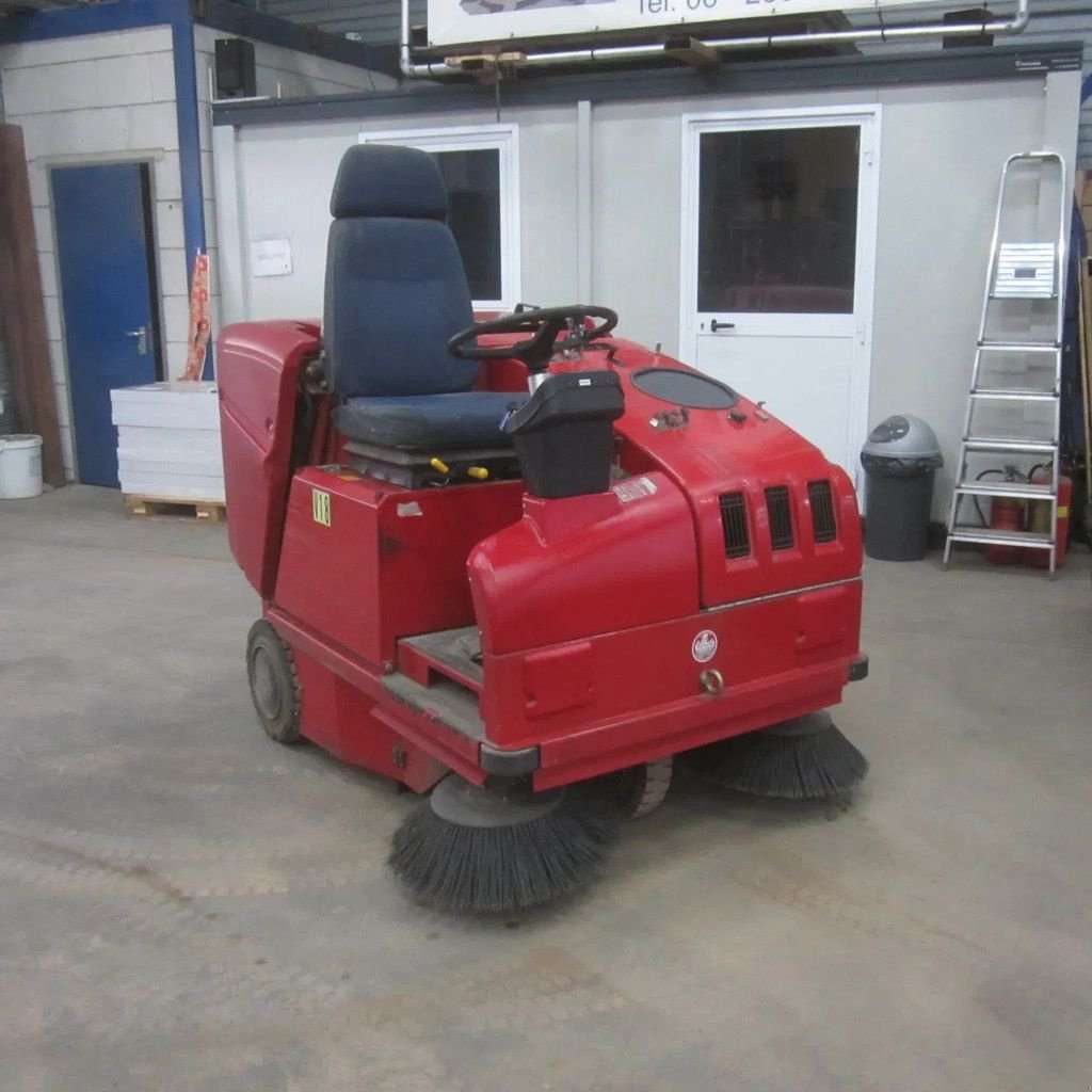 Kehrmaschine del tipo Boxer Zitveegmachine RCM.E met hydro uitkiepsysteem., Gebrauchtmaschine In Tubbergen (Immagine 1)