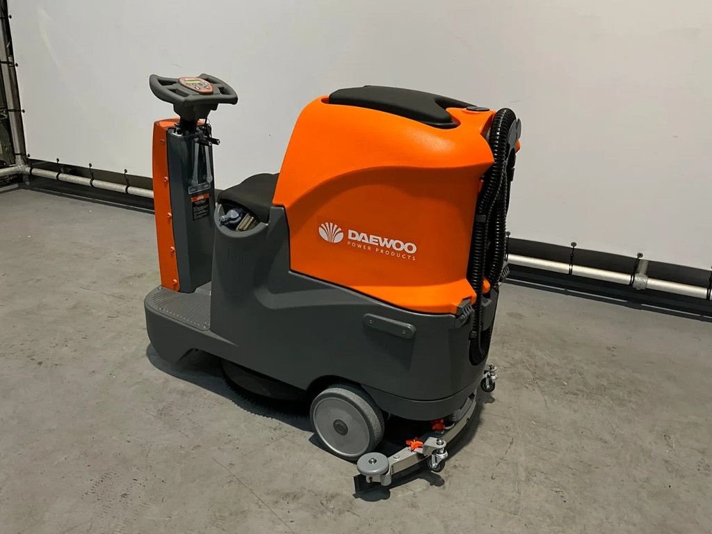 Kehrmaschine от тип Daewoo DAF R70 Opzit schrobmachine, Neumaschine в Andelst (Снимка 3)