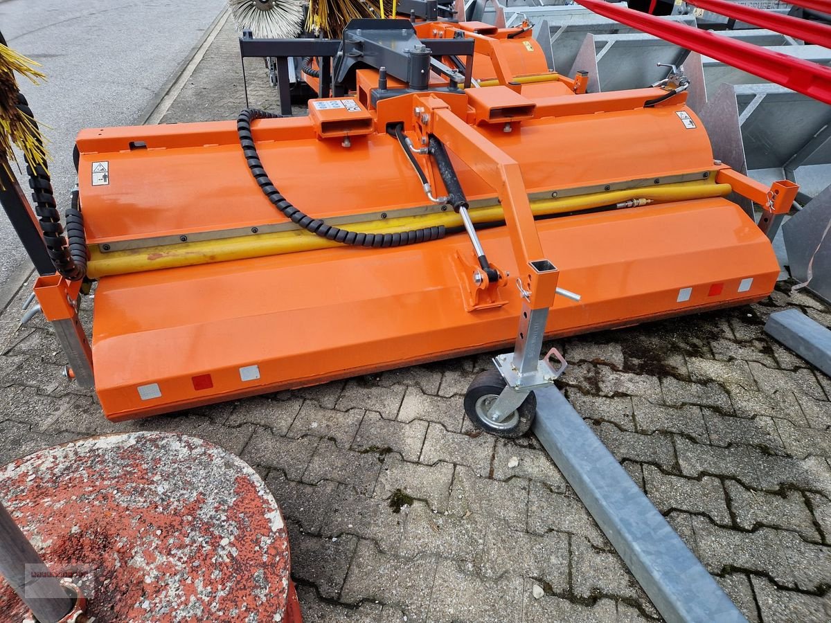 Kehrmaschine typu Dominator Sonderabverkauf 220 cm, Gebrauchtmaschine v Tarsdorf (Obrázek 3)