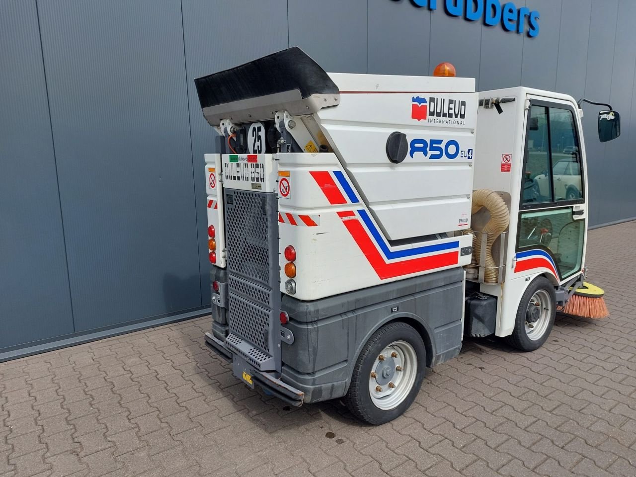 Kehrmaschine van het type Dulevo 850 mini, Gebrauchtmaschine in Barneveld (Foto 5)