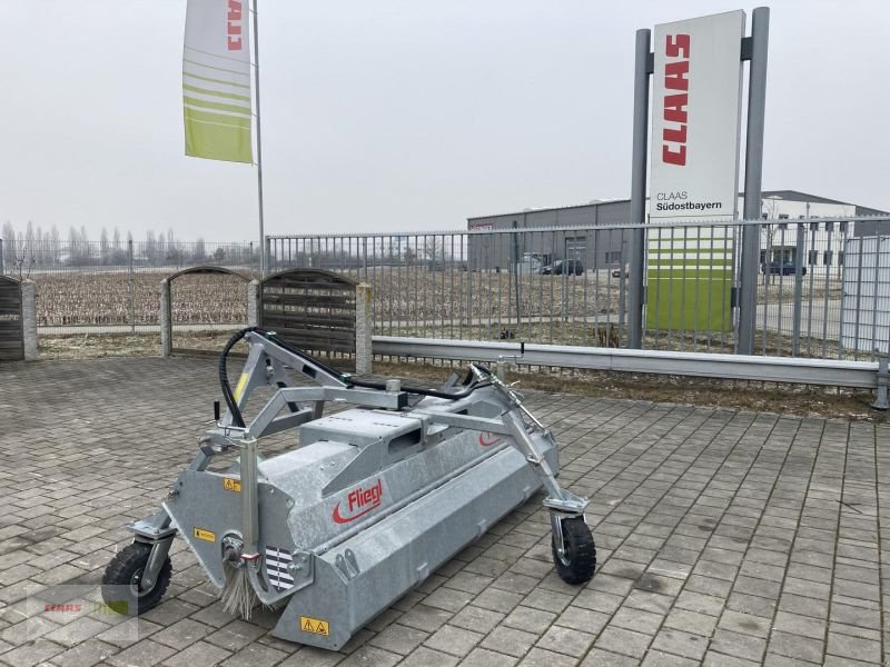 Kehrmaschine del tipo Fliegl KEHRMASCHINE - TYP 600, Neumaschine en Moos / Langenisarhofen (Imagen 1)