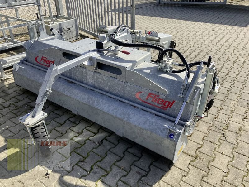 Kehrmaschine des Typs Fliegl KEHRMASCHINE TYP 600, Neumaschine in Schwandorf (Bild 1)