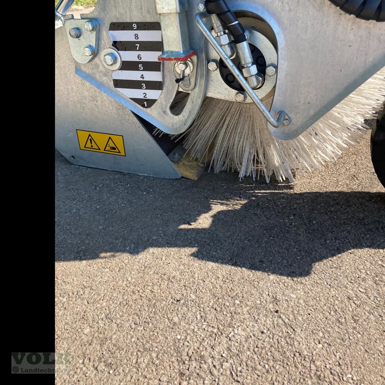 Kehrmaschine van het type Fliegl Kehrmaschine TYP 600, Neumaschine in Friedberg-Derching (Foto 2)