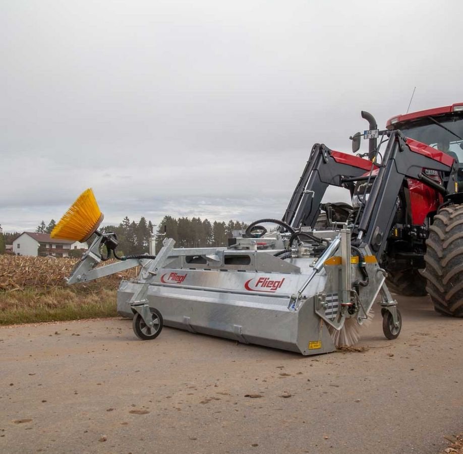 Kehrmaschine типа Fliegl Kehrmaschine Type 500 sofort verfügbar Top Preis, Neumaschine в Liebenau (Фотография 9)