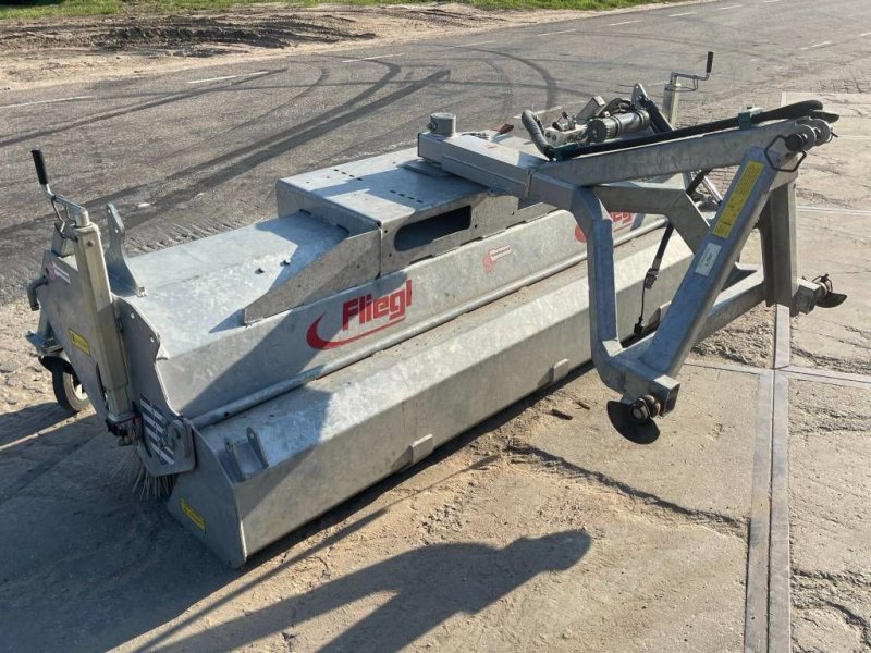 Kehrmaschine του τύπου Fliegl TYP 500 - 2300mm - Excellent Condition, Gebrauchtmaschine σε Veldhoven (Φωτογραφία 1)