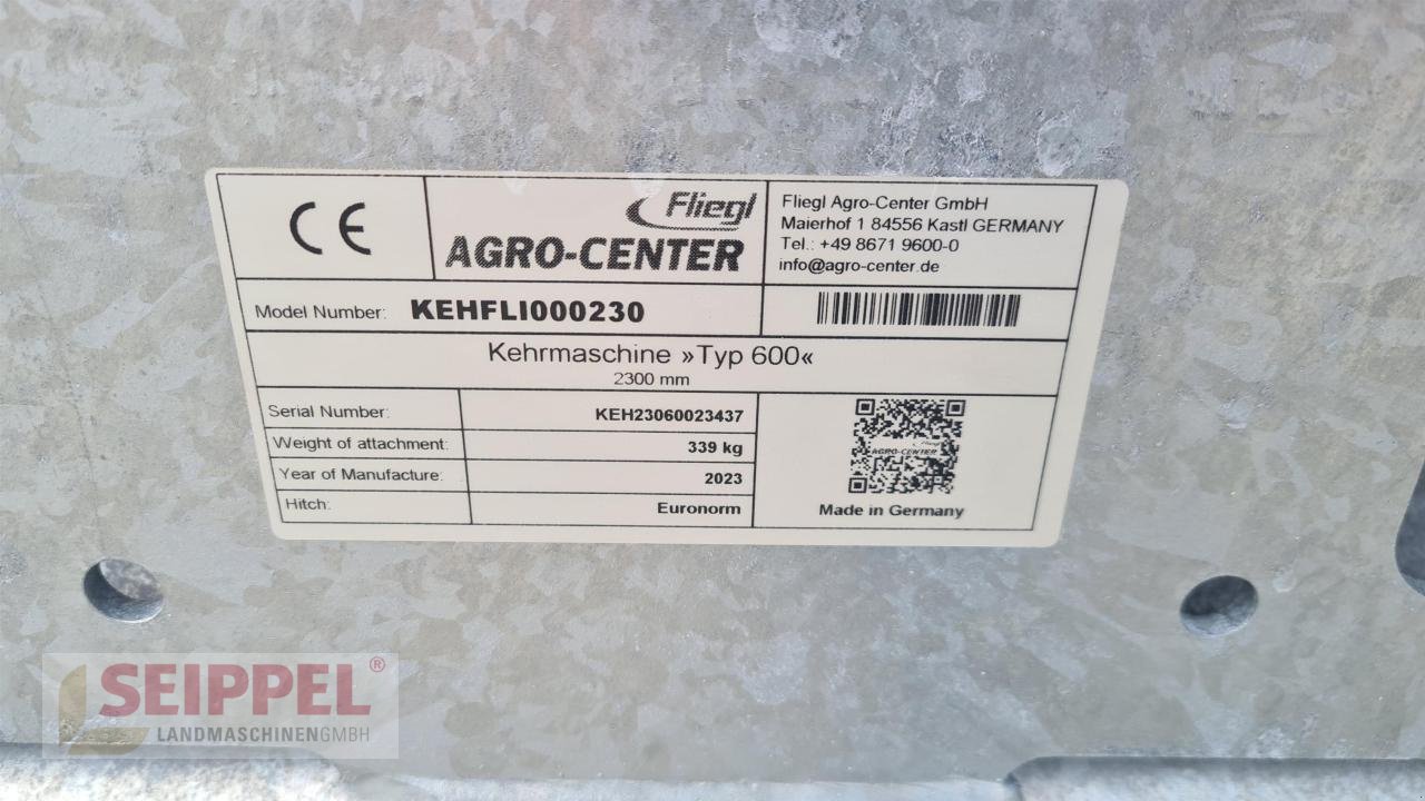 Kehrmaschine от тип Fliegl TYP 600 2300MM + Behälter + Stapleraufn., Neumaschine в Groß-Umstadt (Снимка 4)