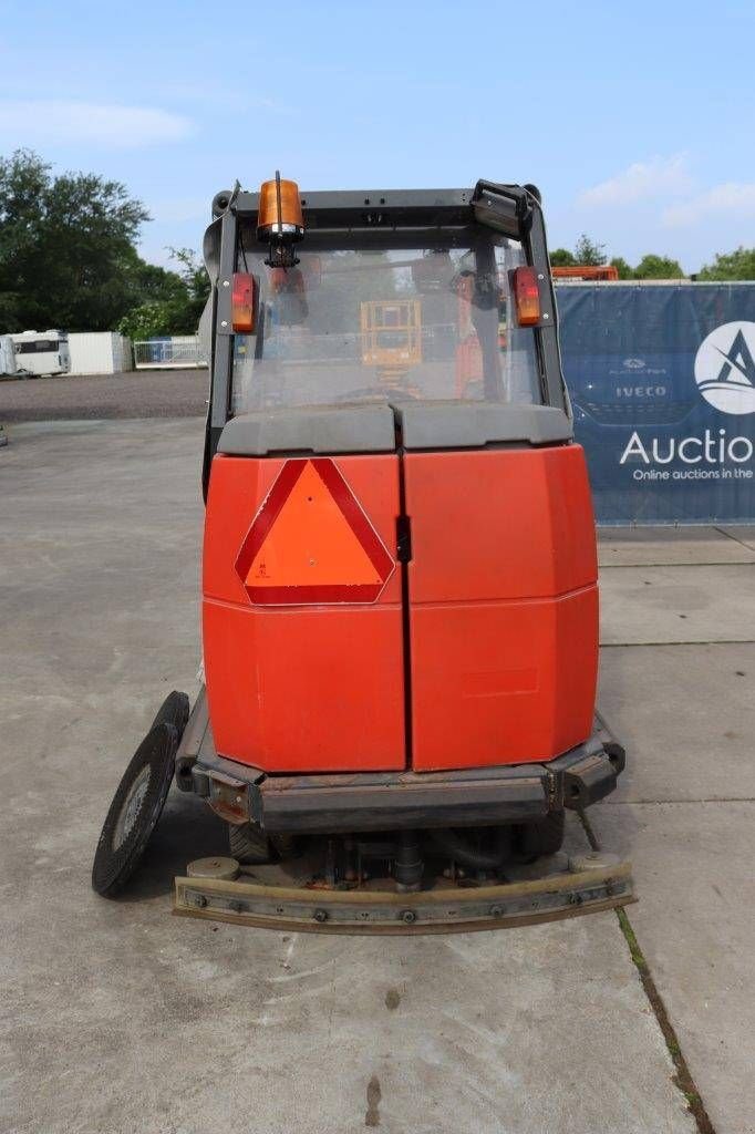 Kehrmaschine van het type Hako Hakomatic B310, Gebrauchtmaschine in Antwerpen (Foto 5)