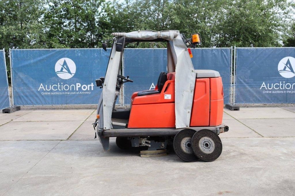 Kehrmaschine van het type Hako Hakomatic B310, Gebrauchtmaschine in Antwerpen (Foto 2)