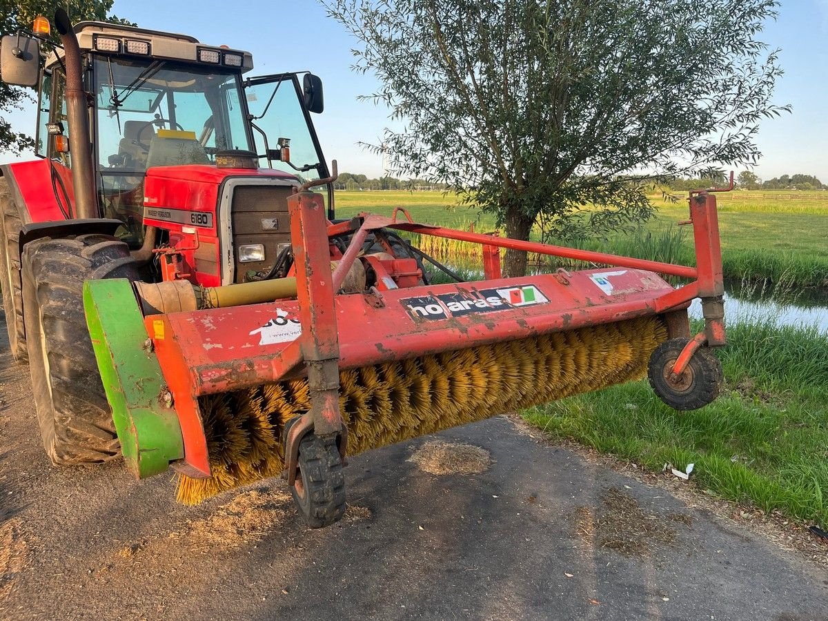 Kehrmaschine van het type Holaras A-220-V, Gebrauchtmaschine in Zoeterwoude (Foto 1)