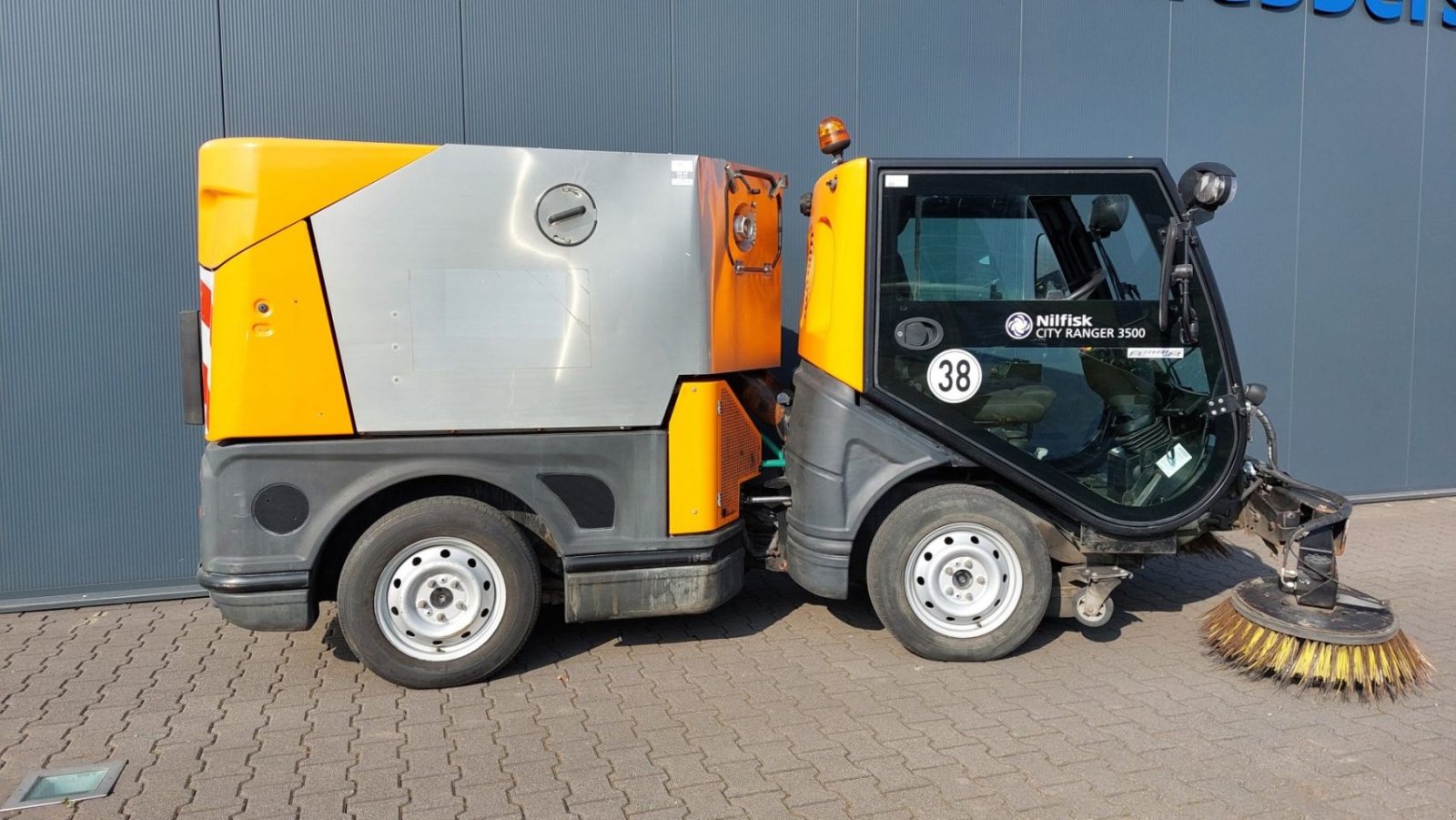 Kehrmaschine typu Nilfisk City Ranger 3500, Gebrauchtmaschine w Barneveld (Zdjęcie 2)