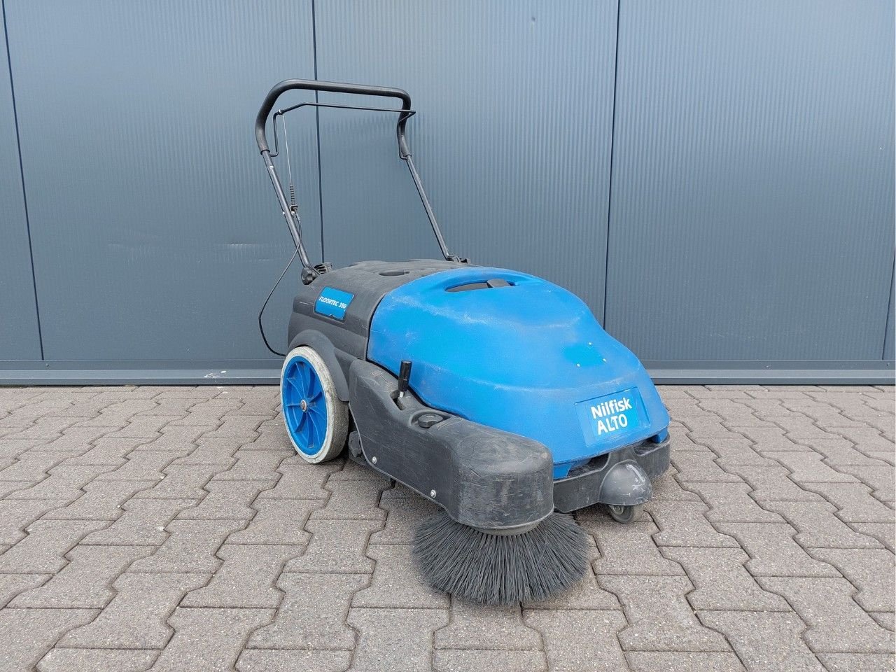 Kehrmaschine του τύπου Nilfisk Floortec 350, Gebrauchtmaschine σε Barneveld (Φωτογραφία 1)