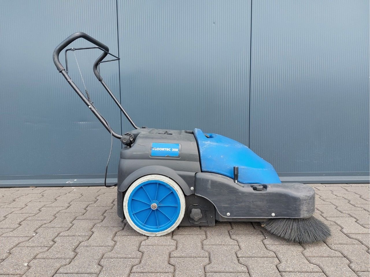 Kehrmaschine Türe ait Nilfisk Floortec 350, Gebrauchtmaschine içinde Barneveld (resim 2)