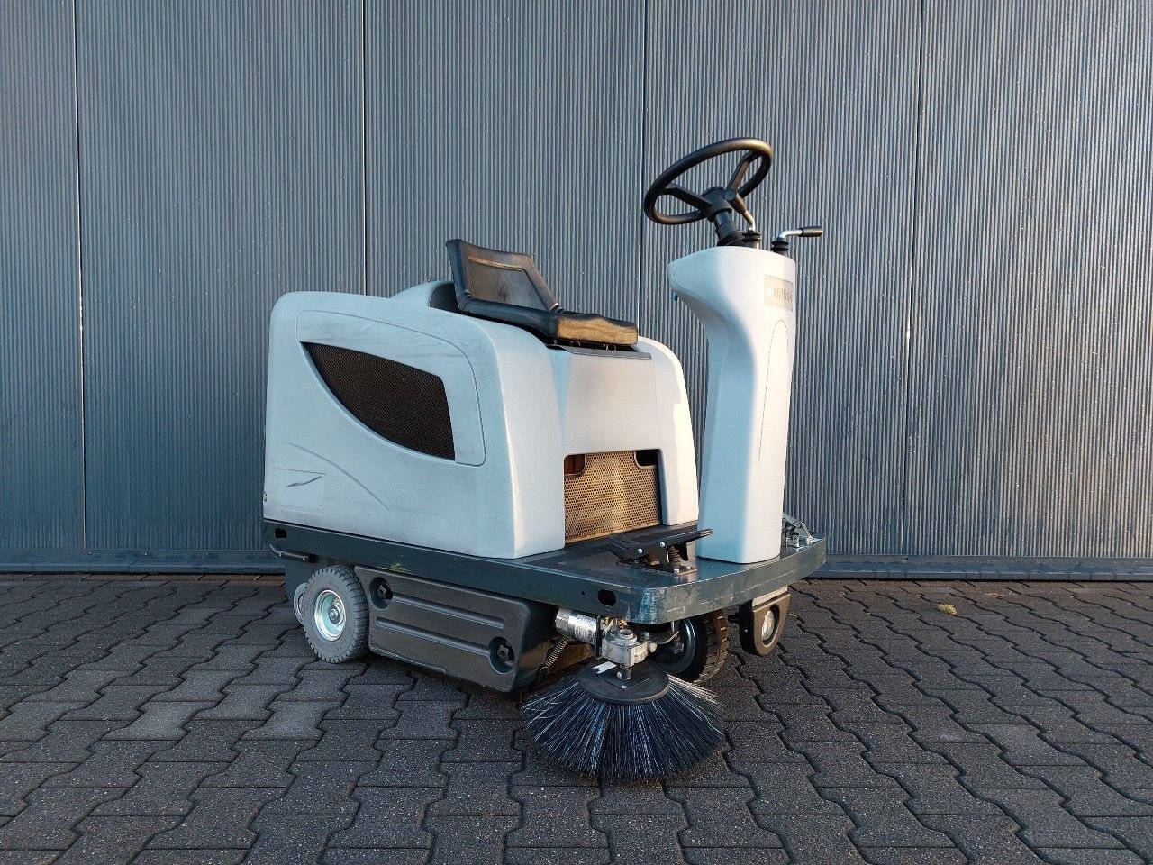 Kehrmaschine du type Nilfisk SR1101 B, Gebrauchtmaschine en Barneveld (Photo 1)