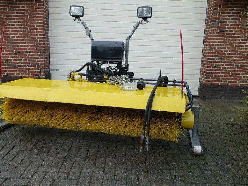 Kehrmaschine tip Schmidt Nido HF25DS EPZ rolbezem, Gebrauchtmaschine in IJsselmuiden