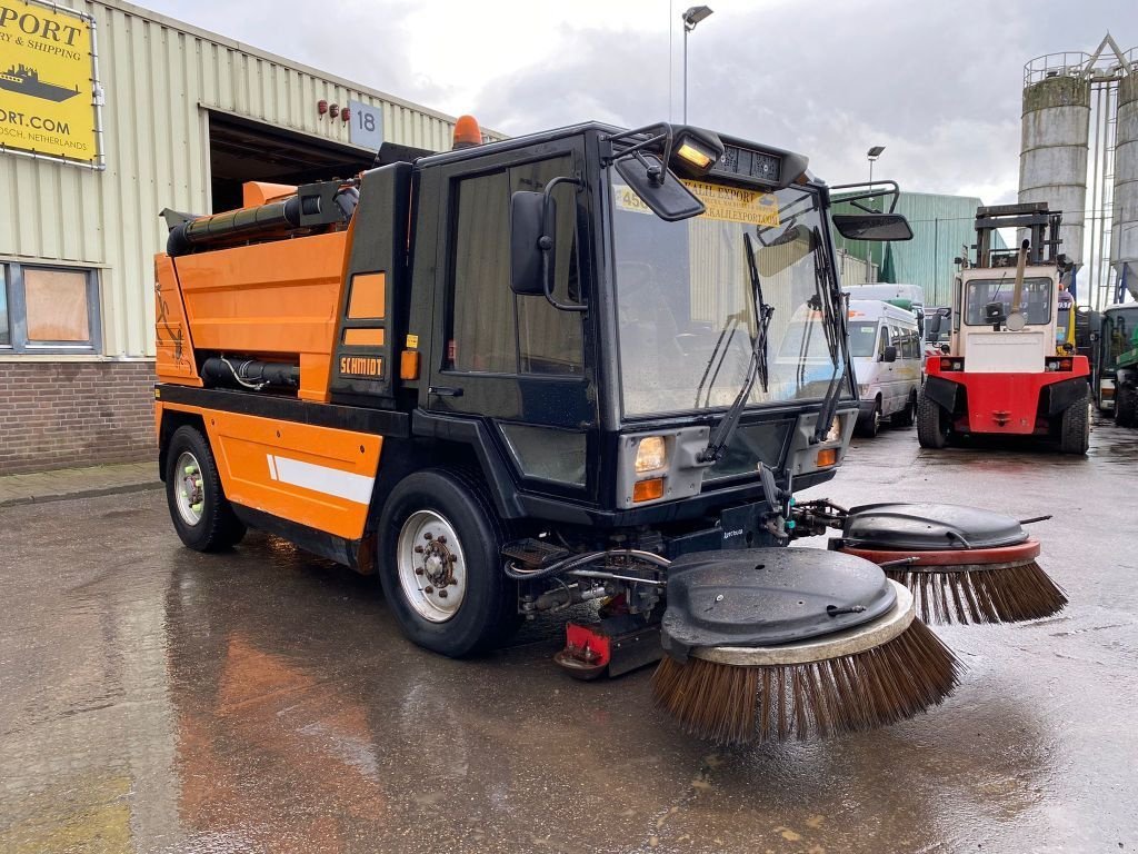 Kehrmaschine a típus Schmidt SK4000 Street Vacuum Cleaner Sweeper Good Working, Gebrauchtmaschine ekkor: 'S-Hertogenbosch (Kép 2)