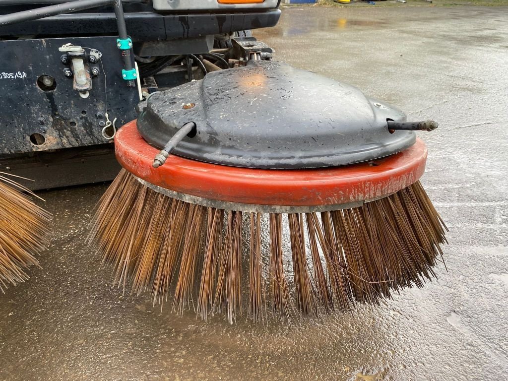 Kehrmaschine of the type Schmidt SK4000 Street Vacuum Cleaner Sweeper Good Working, Gebrauchtmaschine in 'S-Hertogenbosch (Picture 9)