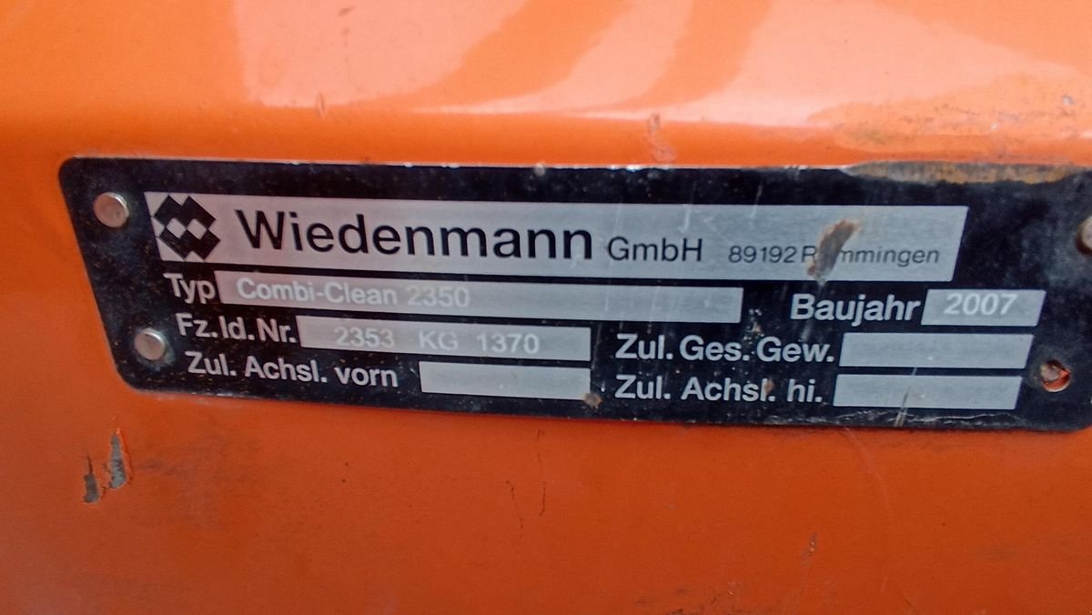 Kehrmaschine типа Sonstige Combi Clean 2350, Gebrauchtmaschine в Grünbach (Фотография 2)