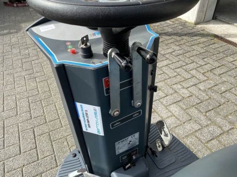 Kehrmaschine van het type Sonstige Fimap Opzit schrobmachine, 60cm. Accu, Gebrauchtmaschine in Heijen (Foto 7)