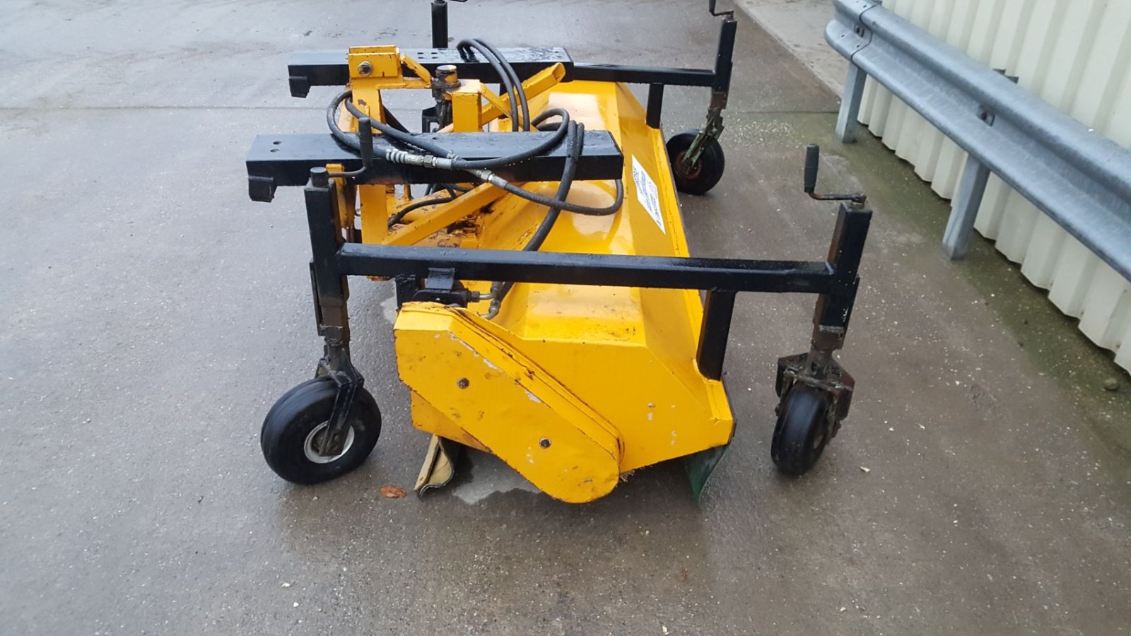 Kehrmaschine of the type Sonstige heftruck / shovel bezem /, Gebrauchtmaschine in poortvliet (Picture 1)