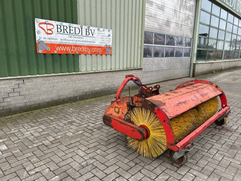 Kehrmaschine van het type Sonstige Italclean Veegmachines, Gebrauchtmaschine in Roosendaal (Foto 2)