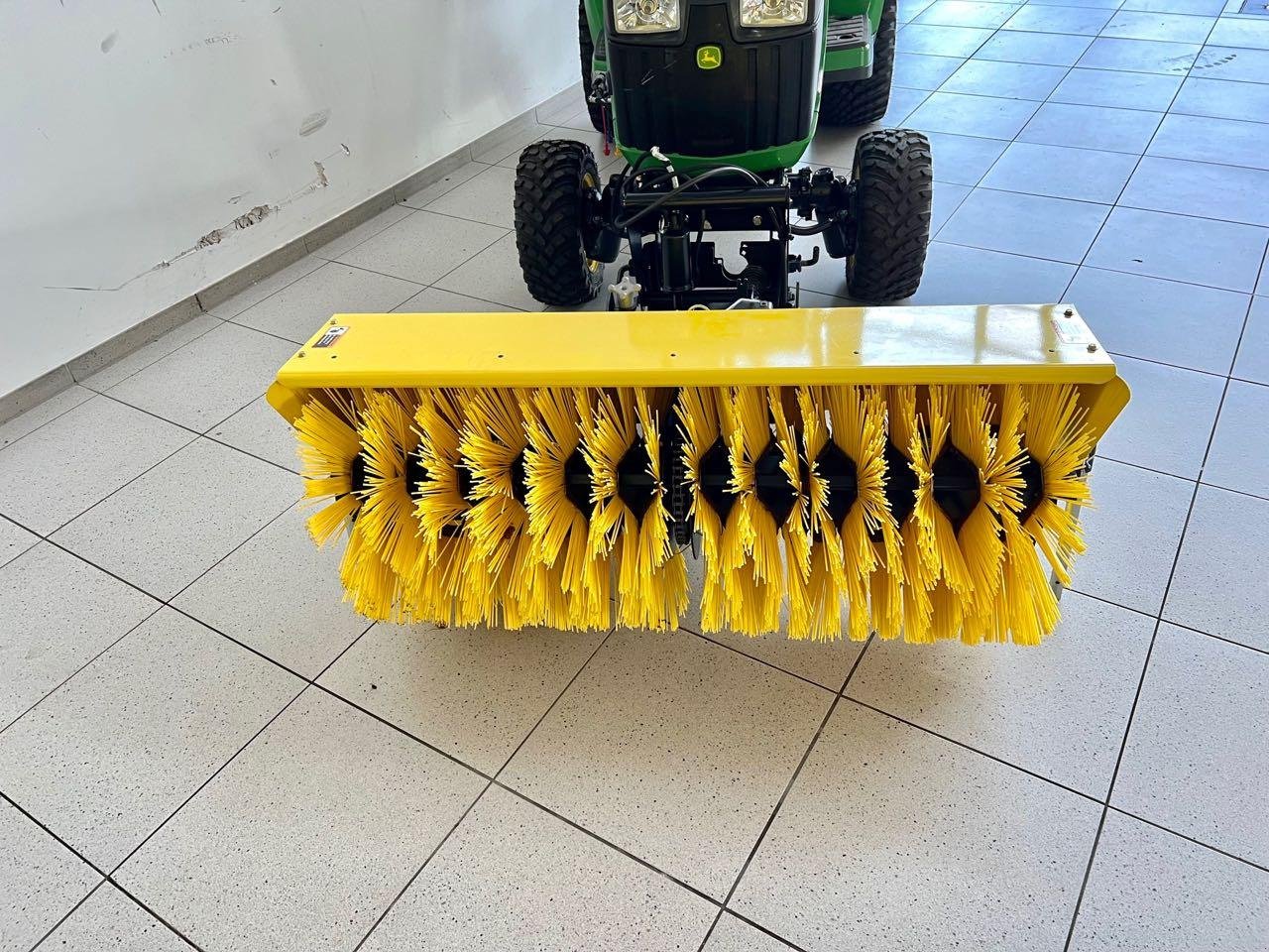 Kehrmaschine типа Sonstige John Deere Broom, Gebrauchtmaschine в Neubeckum (Фотография 3)