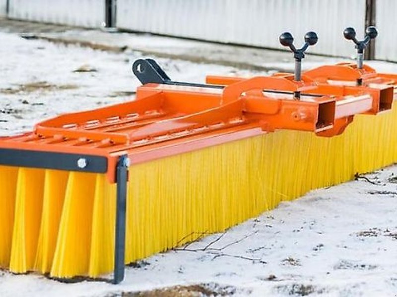 Kehrmaschine del tipo Sonstige Kehrbesen Streifenbesen Staplerbesen Anbaubesen Radladerbesen, Gebrauchtmaschine In Schmallenberg (Immagine 1)