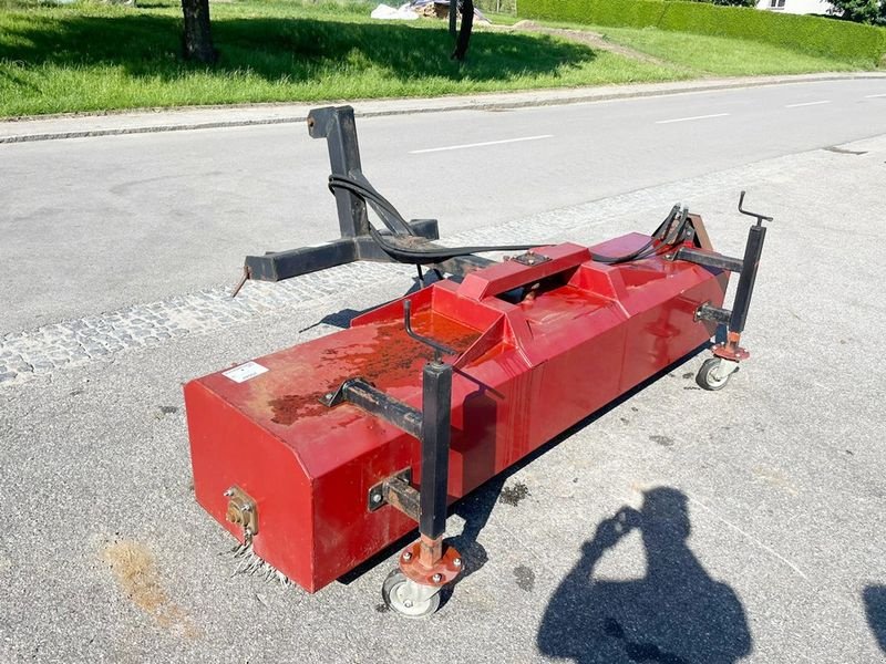 Kehrmaschine van het type Sonstige Kehrmaschine 2,40 m, Gebrauchtmaschine in St. Marienkirchen (Foto 3)