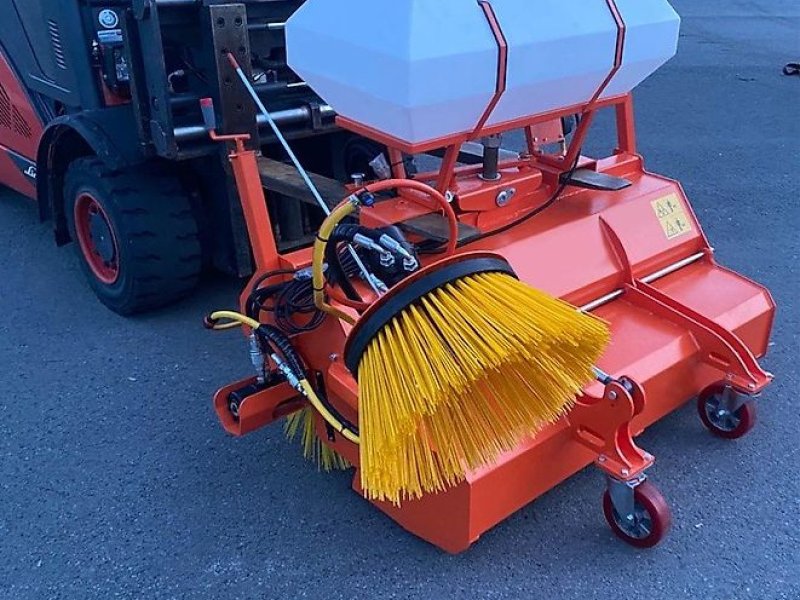 Kehrmaschine del tipo Sonstige Kehrmaschine Kehrbesen Kehrschaufel Besen Tuchel, Adler, Bema, Gebrauchtmaschine en Schmallenberg (Imagen 1)