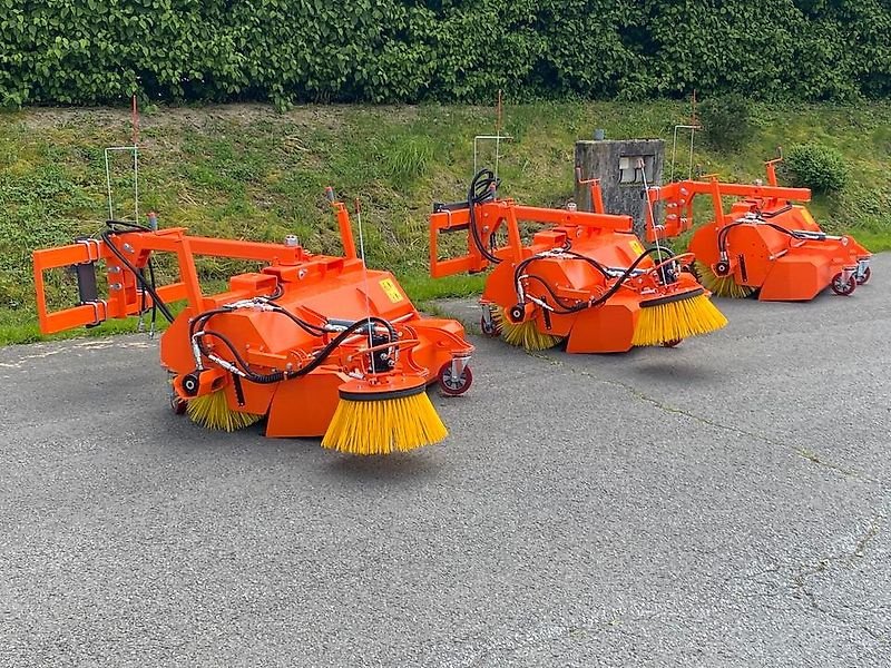 Kehrmaschine типа Sonstige Kehrmaschine Kehrschaufel Kehrbesen Besen keine Tuchel Bema Adler, Gebrauchtmaschine в Schmallenberg (Фотография 1)