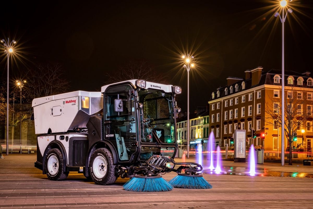 Kehrmaschine del tipo Sonstige MULTIHOG CV 350 Kehrmaschine Geräteträger Winter, Neumaschine en Aigen-Schlägl (Imagen 3)