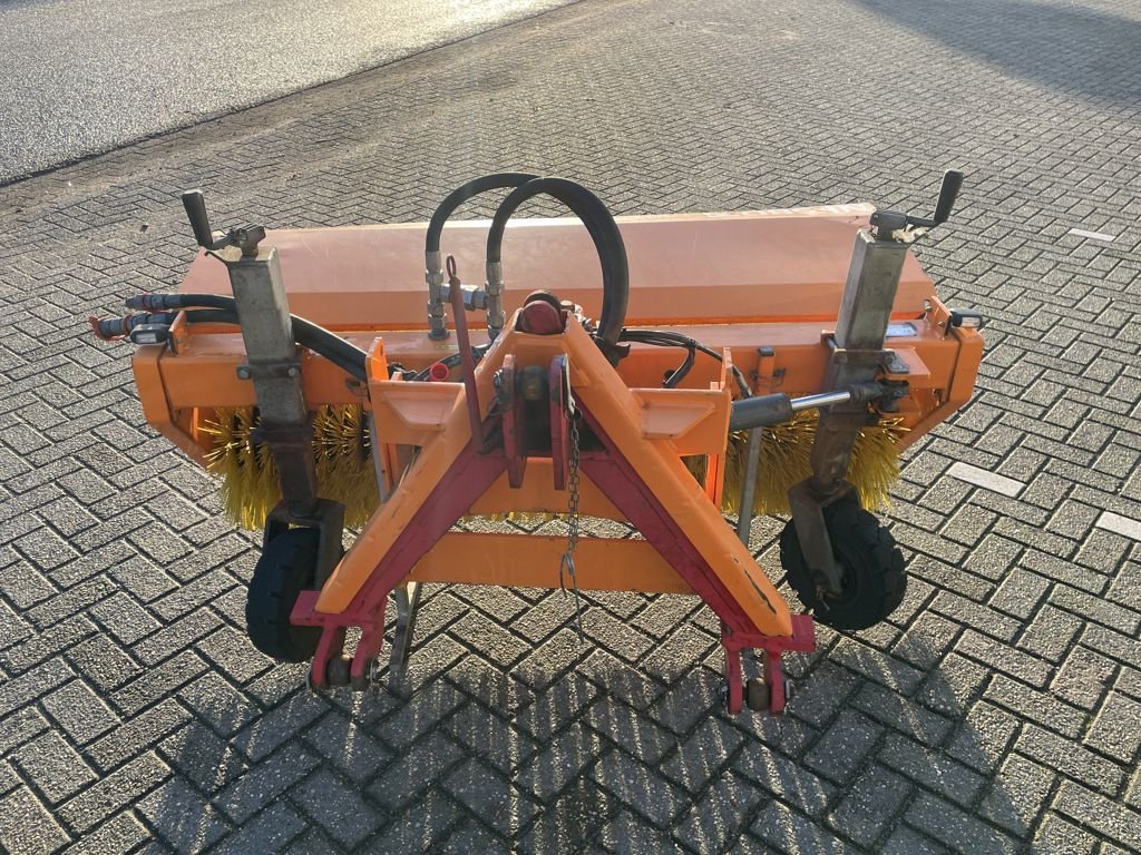 Kehrmaschine of the type Sonstige Nesbo Veegmachine HF1600S, Gebrauchtmaschine in BOEKEL (Picture 8)