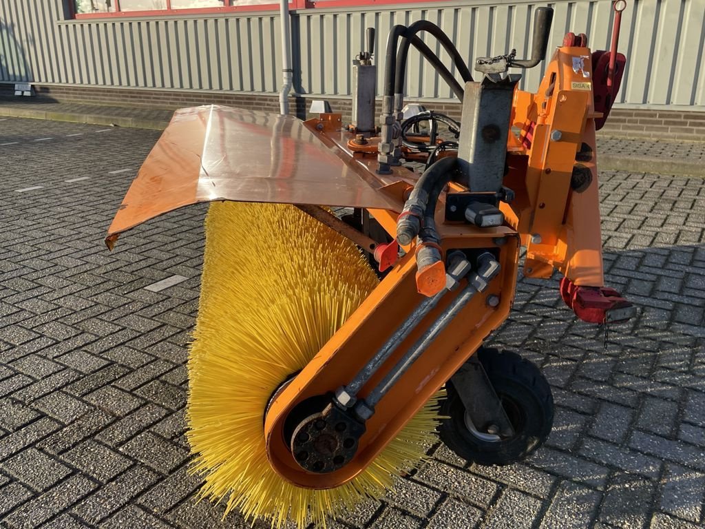 Kehrmaschine of the type Sonstige Nesbo Veegmachine HF1600S, Gebrauchtmaschine in BOEKEL (Picture 7)