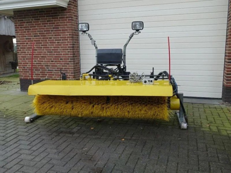 Kehrmaschine of the type Sonstige Nido Rolbezem 200 cm breed, Gebrauchtmaschine in IJsselmuiden (Picture 1)