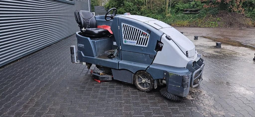 Kehrmaschine typu Sonstige Nilfisk CS7010 veeg schrob machine HYBRID, Gebrauchtmaschine v Scharsterbrug (Obrázek 1)