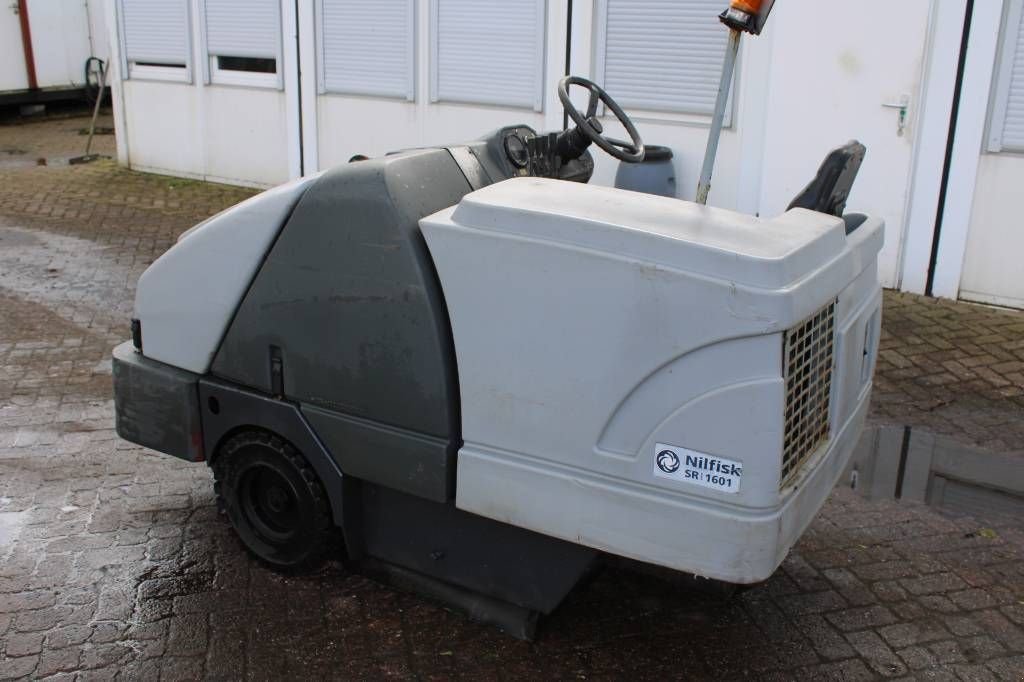 Kehrmaschine van het type Sonstige Nilfisk SR1601, Gebrauchtmaschine in Rucphen (Foto 4)